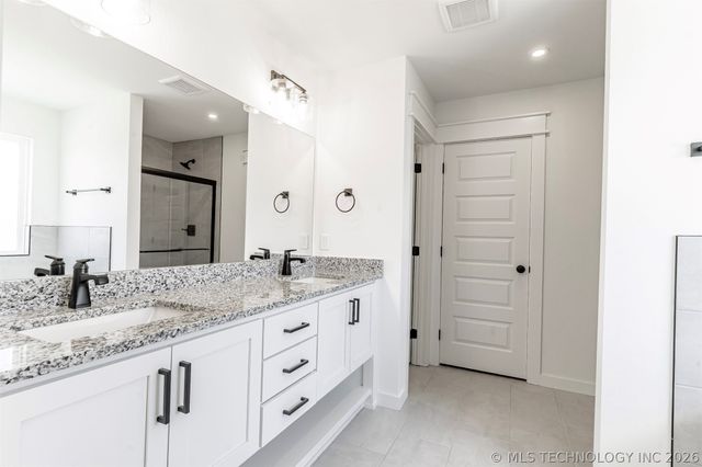 10896 S 272nd Avenue, Coweta, OK 74429