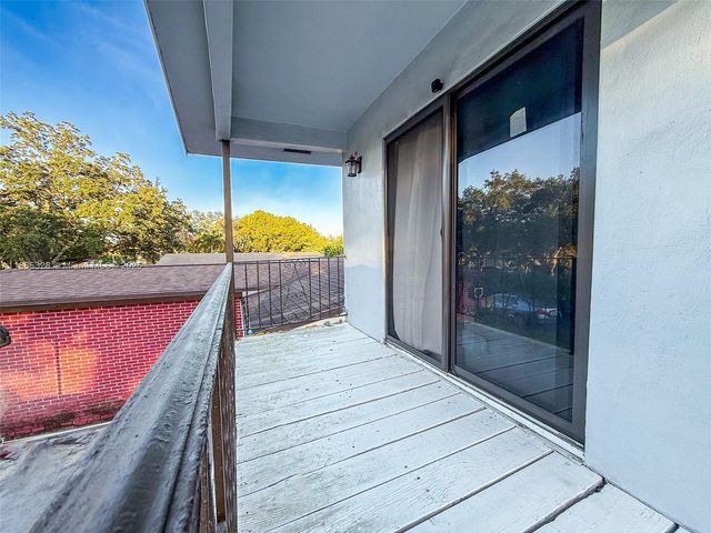 6630 Charleston St, Hollywood, FL 33024
