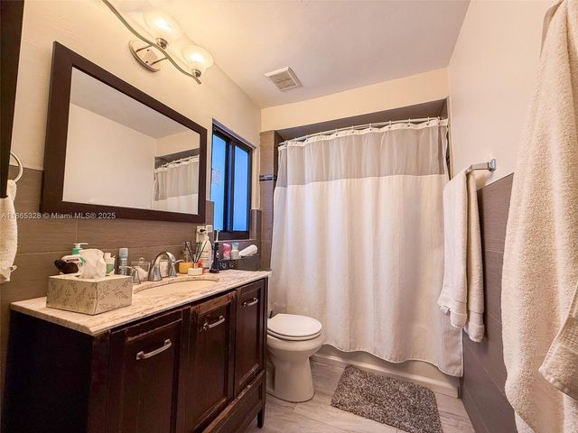 6630 Charleston St, Hollywood, FL 33024