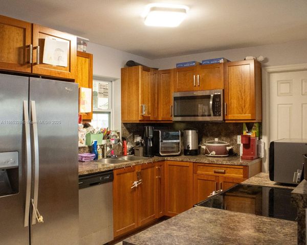 6630 Charleston St, Hollywood, FL 33024