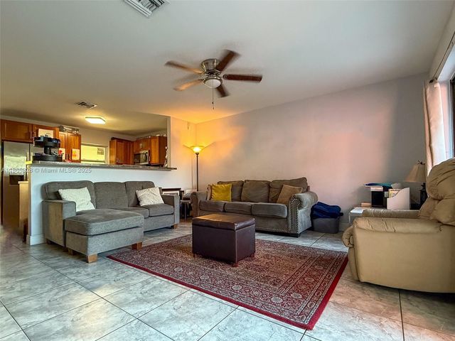6630 Charleston St, Hollywood, FL 33024