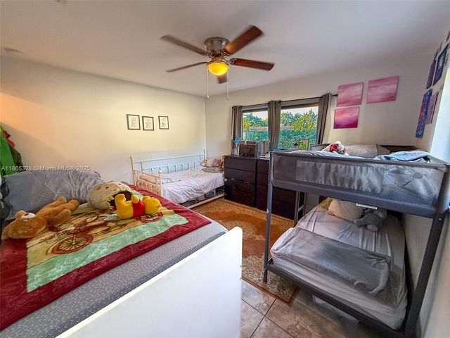 6630 Charleston St, Hollywood, FL 33024
