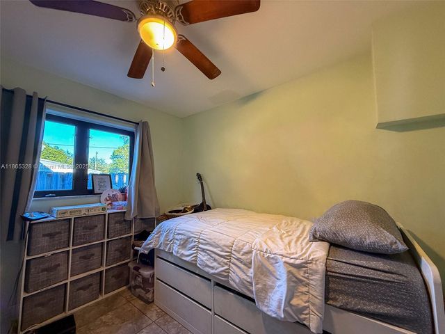 6630 Charleston St, Hollywood, FL 33024