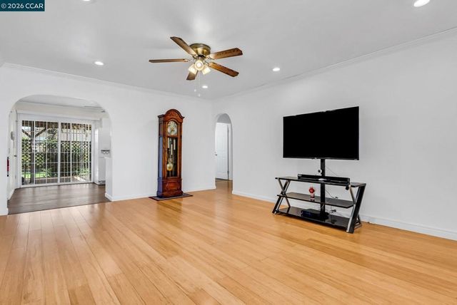 183 W Leland Rd, Pittsburg, CA 94565