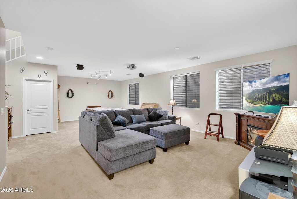 Image 17 of property listing at 3153 S SIERRA Street, Gilbert, AZ 85295