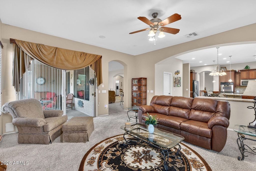 Image 9 of property listing at 3153 S SIERRA Street, Gilbert, AZ 85295