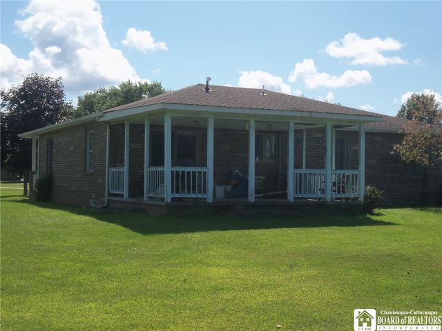 135 Gardner Street, Pomfret, NY 14063