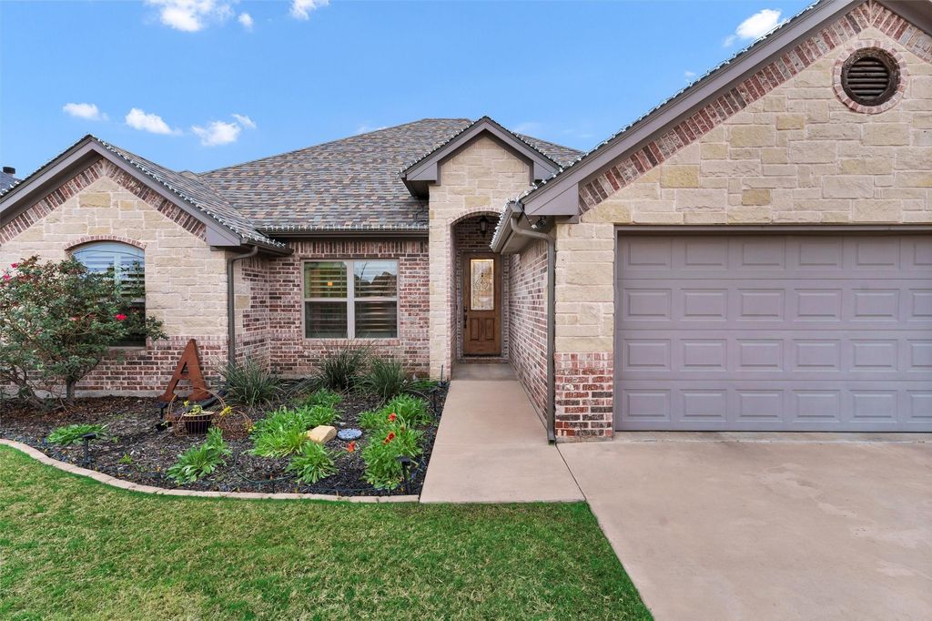 3103 White Horse Court, Granbury, TX 76049