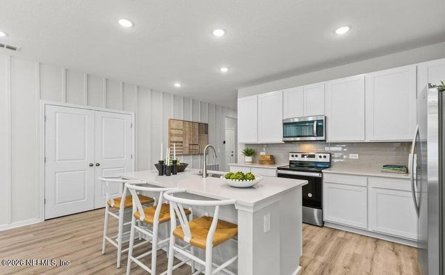 14600 MACADAMIA Lane, Jacksonville, FL 32218