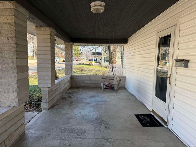 612 17th St, Bedford, IN 47421