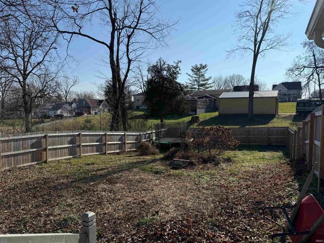 612 17th St, Bedford, IN 47421