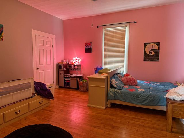 612 17th St, Bedford, IN 47421