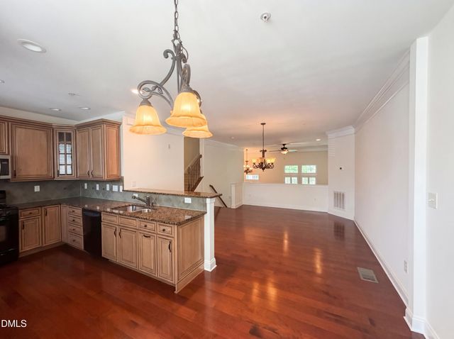 10321 Sablewood Drive 117, Raleigh, NC 27617