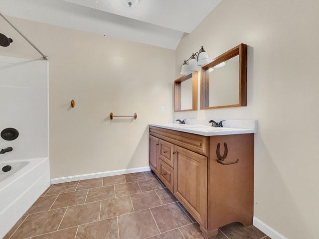 7870 Mill Rd, Cross Plains, TN 37049