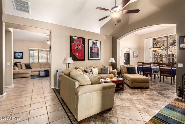 1317 E COTTONWOOD Lane, Phoenix, AZ 85048