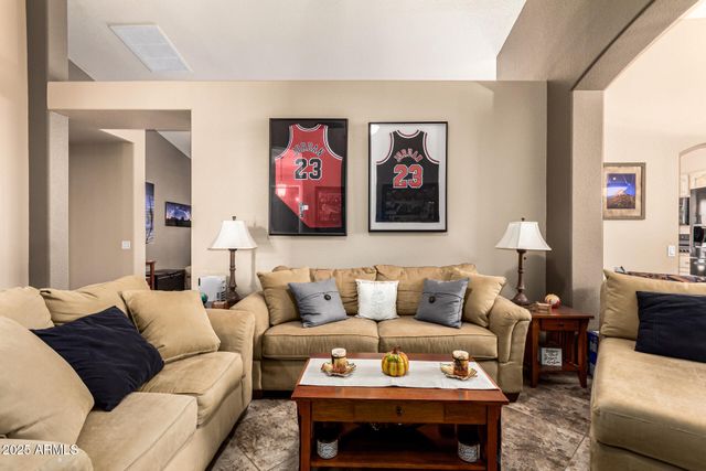 1317 E COTTONWOOD Lane, Phoenix, AZ 85048