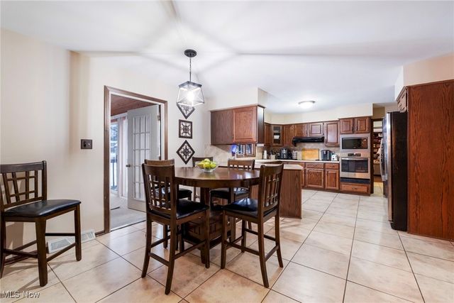 456 Greenmont Drive, Canfield, OH 44406