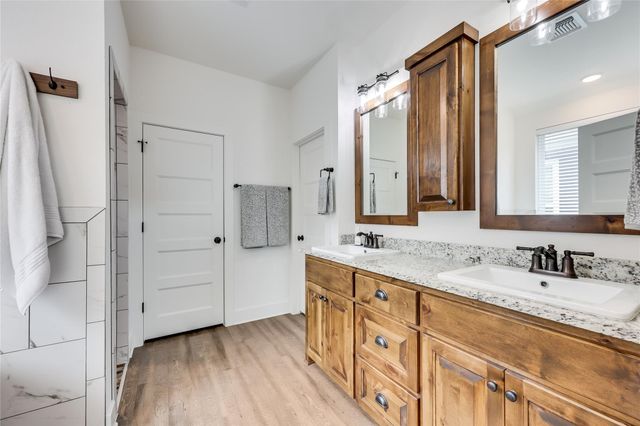 325 Charli CIR, Liberty Hill, TX 78642