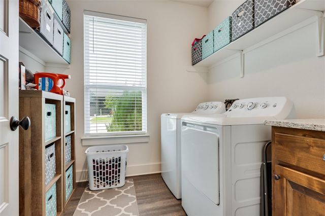 325 Charli CIR, Liberty Hill, TX 78642