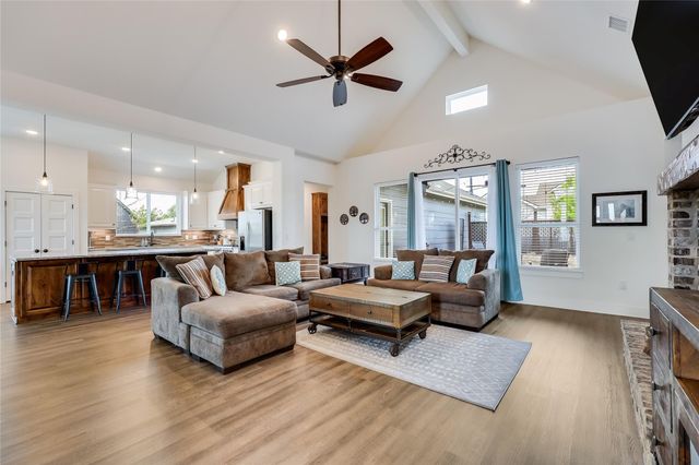 325 Charli CIR, Liberty Hill, TX 78642