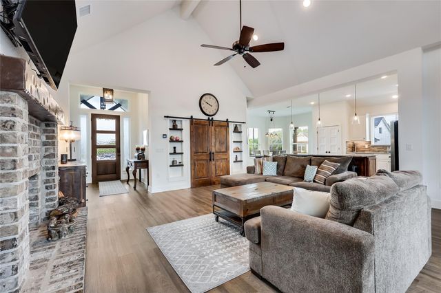 325 Charli CIR, Liberty Hill, TX 78642