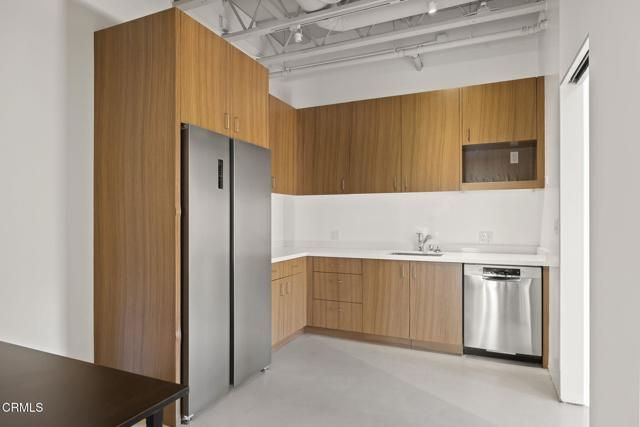 2110 Main Street, Santa Monica, CA 90405