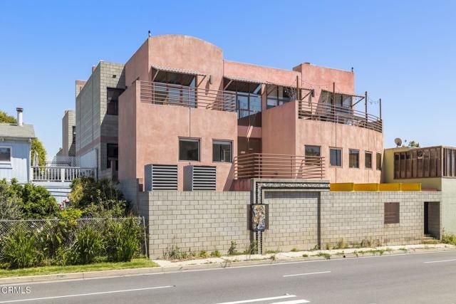 2110 Main Street, Santa Monica, CA 90405