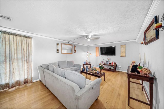 3926 Heatherbrook Drive, Houston, TX 77045