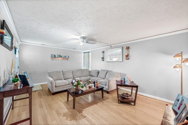 3926 Heatherbrook Drive, Houston, TX 77045