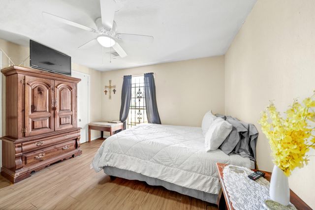 3926 Heatherbrook Drive, Houston, TX 77045