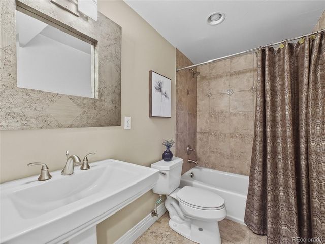 2975 S Pontiac Street, Denver, CO 80224