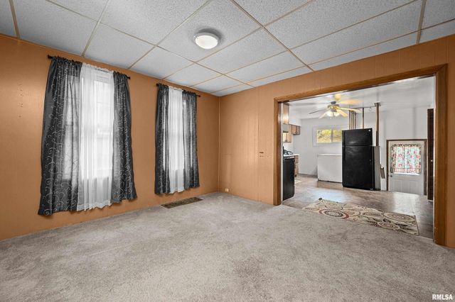 158 5TH Street, Silvis, IL 61282