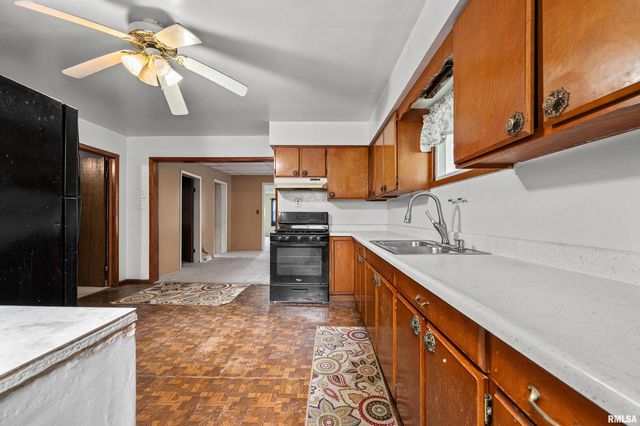 158 5TH Street, Silvis, IL 61282