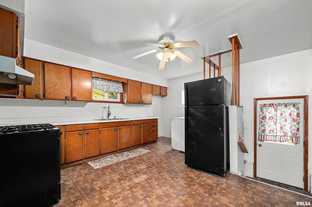 158 5TH Street, Silvis, IL 61282