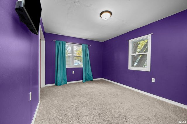 158 5TH Street, Silvis, IL 61282