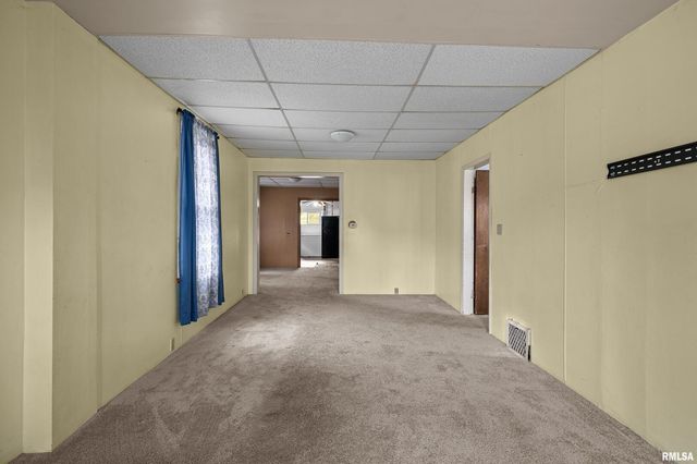 158 5TH Street, Silvis, IL 61282