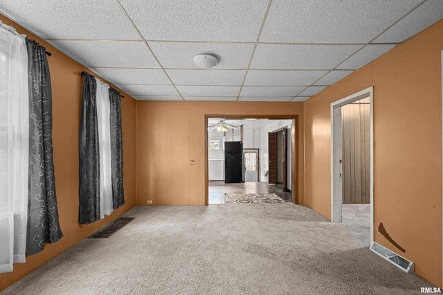 158 5TH Street, Silvis, IL 61282