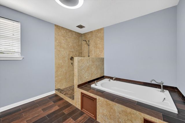 3625 Parader Court, Dallas, TX 75228