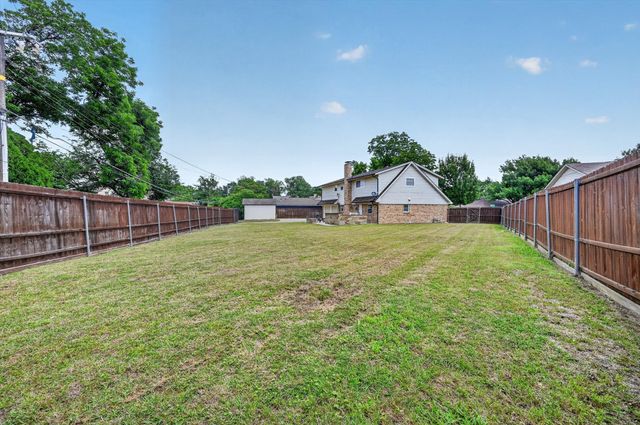 3625 Parader Court, Dallas, TX 75228