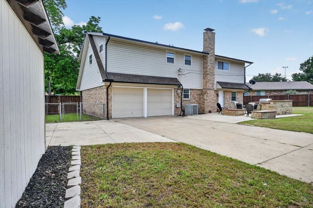 3625 Parader Court, Dallas, TX 75228