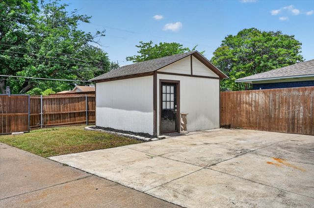 3625 Parader Court, Dallas, TX 75228