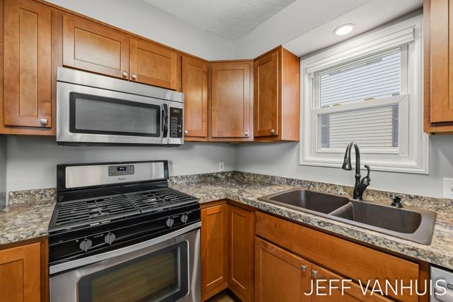 1270 Cedar Street NE, Grand Rapids, MI 49503