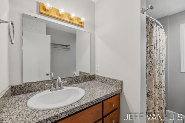1270 Cedar Street NE, Grand Rapids, MI 49503