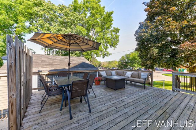 1270 Cedar Street NE, Grand Rapids, MI 49503