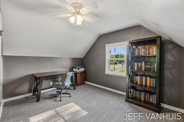 1270 Cedar Street NE, Grand Rapids, MI 49503
