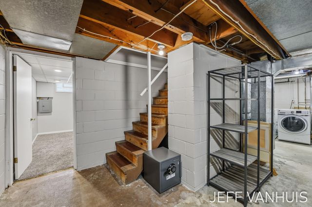 1270 Cedar Street NE, Grand Rapids, MI 49503