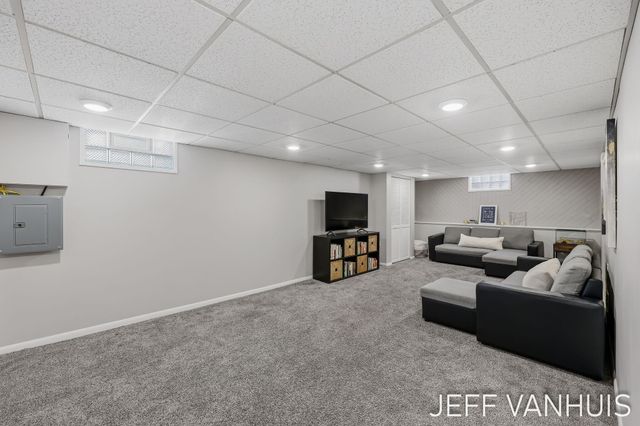 1270 Cedar Street NE, Grand Rapids, MI 49503