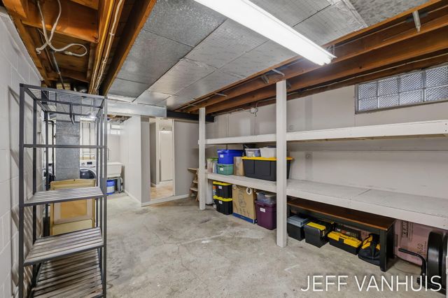 1270 Cedar Street NE, Grand Rapids, MI 49503