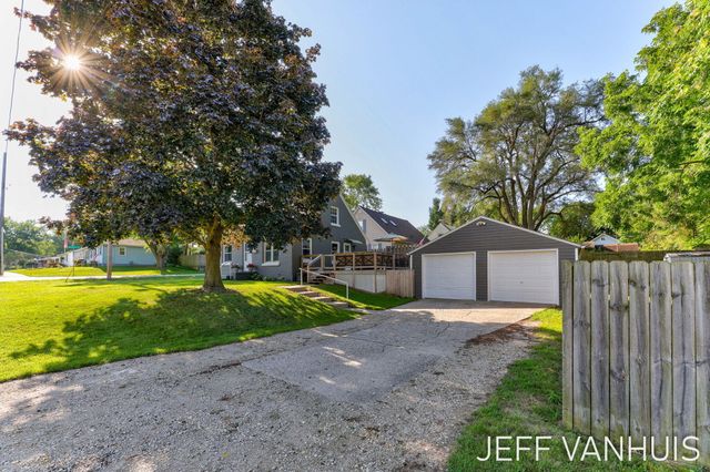 1270 Cedar Street NE, Grand Rapids, MI 49503