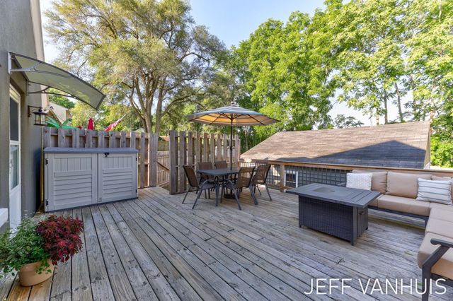 1270 Cedar Street NE, Grand Rapids, MI 49503
